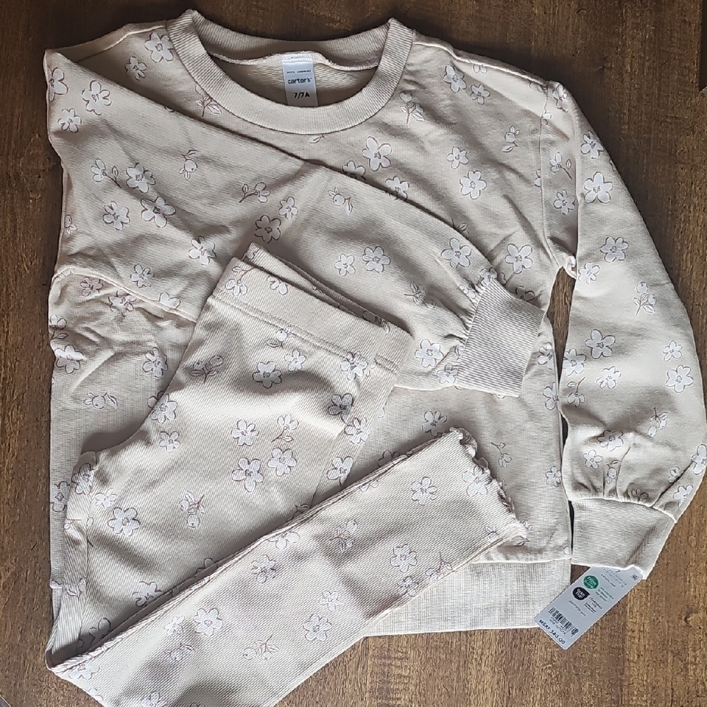 NWT Girls Carter's Sweat Suit, Size 7